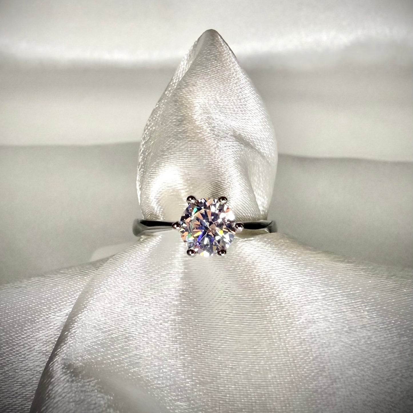 Anello Solstice Moissanite - 0,5/1/2 carati